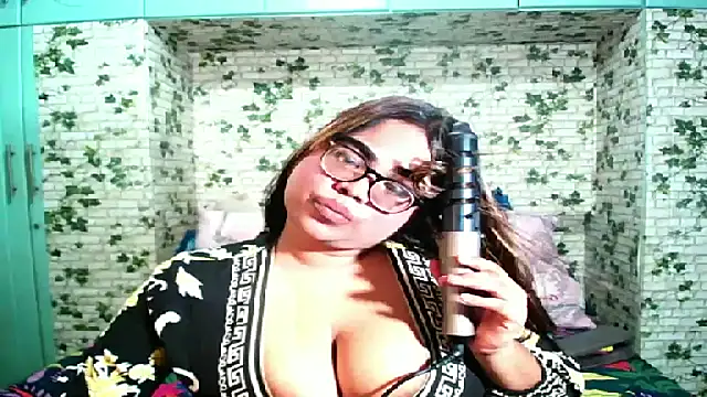 Indian Lola00 online show from June 25, 5:29 pm