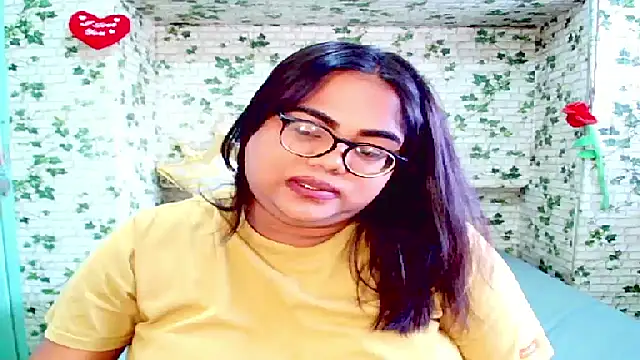 Snapshot of Indian_Lola00 chatting on September 14, 8:15 am Indian Lola00 online show from September 14, 8:15 am