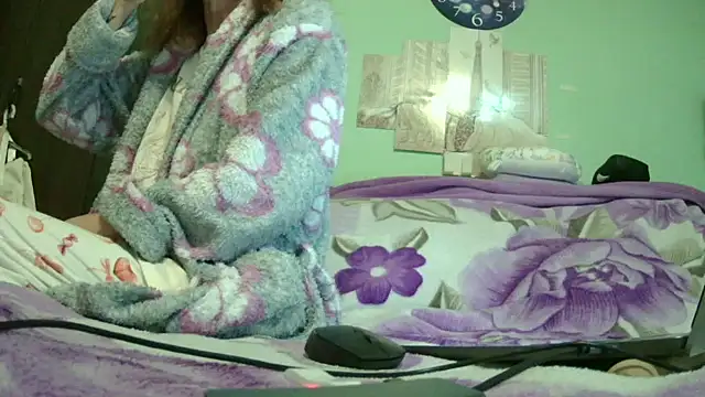 Snapshot of SexyGioconda chatting on April 24, 8:05 am SexyGioconda online show from April 24, 8:05 am
