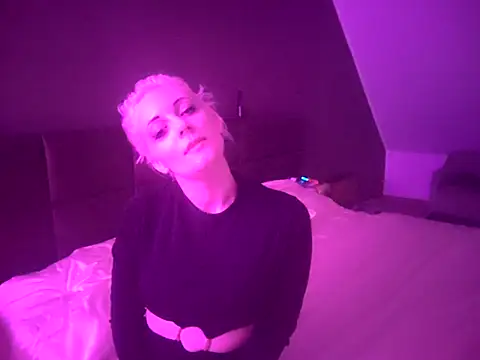 Snapshot of Wendyx666_Pika chatting on September 17, 9:17 pm Wendyx666 Pika online show from September 17, 9:17 pm