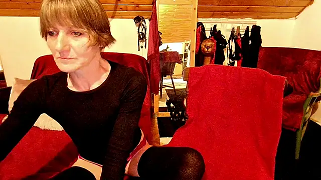 Hot Colettte online show from April 14, 5:12 am