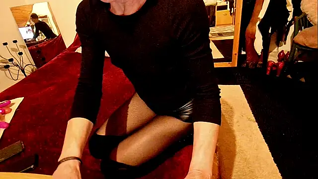 Snapshot of Hot_Colettte chatting on November 20, 8:31 pm Hot Colettte online show from November 20, 8:31 pm