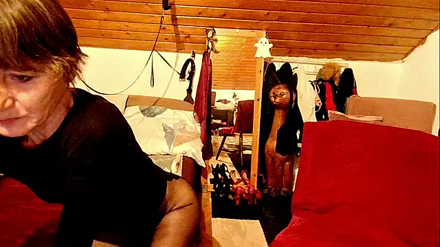 Snapshot of Hot_Colettte chatting on November 16, 8:57 pm Hot Colettte online show from November 16, 8:57 pm