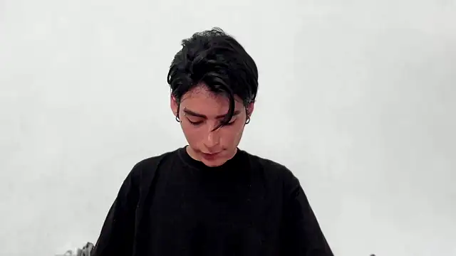 sebas rose online show from December 4, 5:16 pm