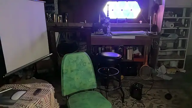 CowboyZuhly online show from April 19, 8:26 am