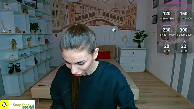 EmmyGreans online show from March 12, 6:39 am