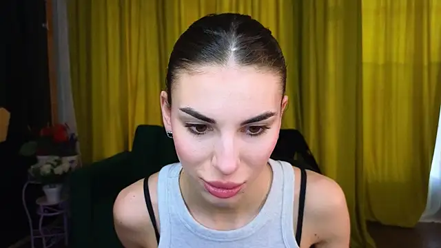 EmmyGreans online show from April 4, 5:36 am