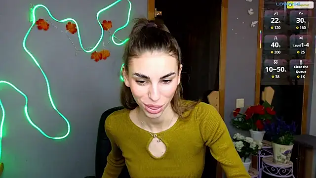 Snapshot of EmmyGreans chatting on November 10, 7:13 am EmmyGreans online show from November 10, 7:13 am