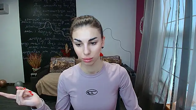 EmmyGreans online show from March 17, 6:38 am