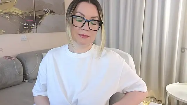 ElleCherry online show from January 11, 4:08 am