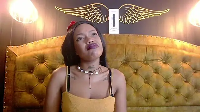 Snapshot of CrystalBrooke3x chatting on March 10, 2:48 pm CrystalBrooke3x online show from March 10, 2:48 pm