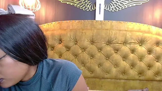 Snapshot of CrystalBrooke3x chatting on February 21, 8:38 pm CrystalBrooke3x online show from February 21, 8:38 pm