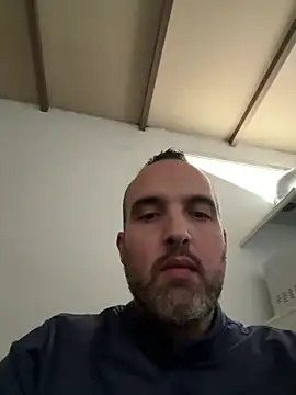 leon3875 online show from May 27, 3:19 pm