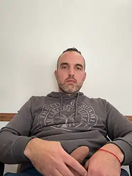 leon3875 online show from May 20, 3:31 pm