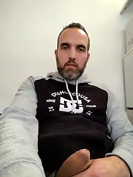 leon3875 online show from September 30, 3:29 pm