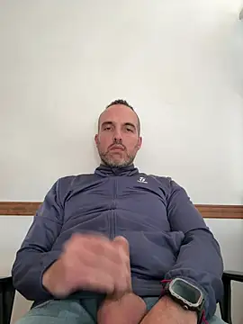 leon3875 online show from May 22, 3:21 pm