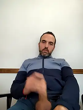 leon3875 online show from October 31, 3:30 pm