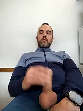 leon3875 online show from December 2, 3:25 pm