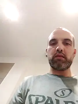 leon3875 online show from December 9, 2:24 am