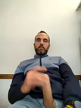 leon3875 online show from March 12, 3:29 pm