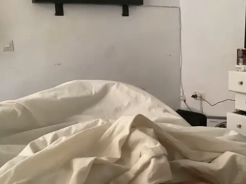 Snapshot of Bossinmidd12 chatting on February 26, 9:22 am Bossinmidd12 online show from February 26, 9:22 am