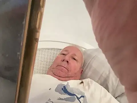 Snapshot of Bossinmidd12 chatting on January 23, 9:50 am Bossinmidd12 online show from January 23, 9:50 am