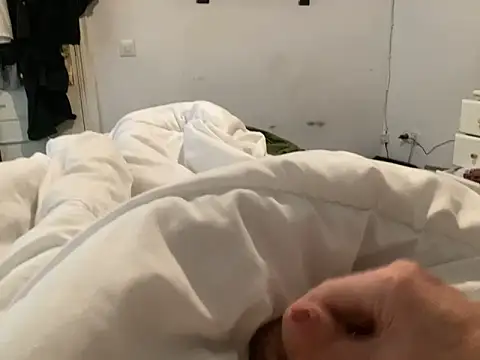 Snapshot of Bossinmidd12 chatting on February 5, 8:11 am Bossinmidd12 online show from February 5, 8:11 am