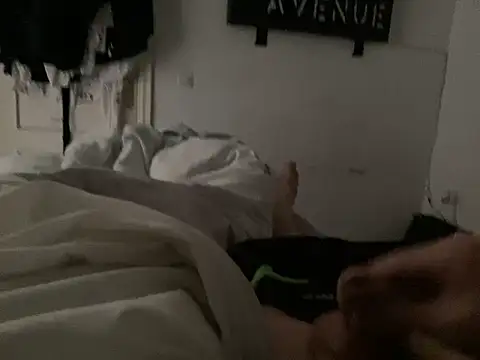 Snapshot of Bossinmidd12 chatting on March 8, 11:58 am Bossinmidd12 online show from March 8, 11:58 am