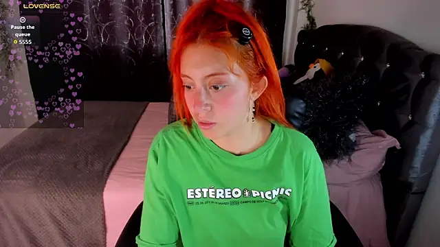 Violetaarey online show from April 15, 5:39 pm