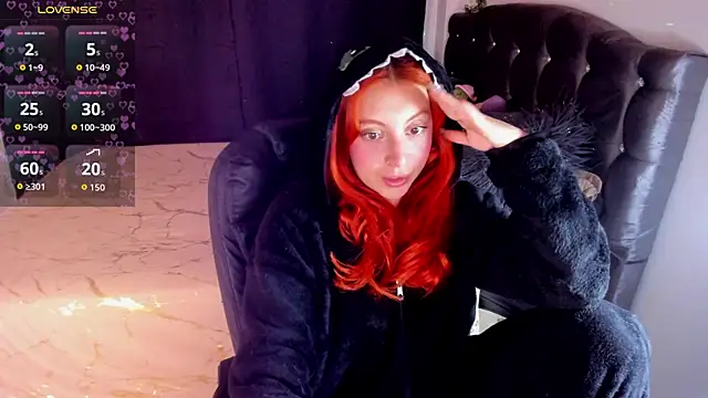Violetaarey online show from April 22, 2:18 am