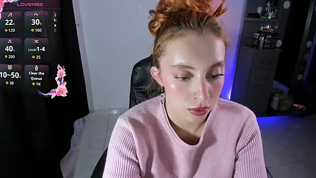 Violetaarey online show from May 11, 9:23 pm