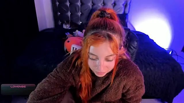 Violetaarey online show from February 18, 4:43 am