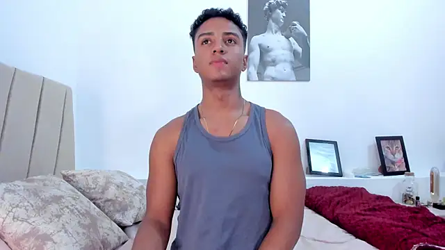 Snapshot of MagnusKing_ chatting on July 12, 3:29 am MagnusKing online show from July 12, 3:29 am