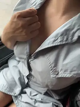 Snapshot of May-Squirt chatting on June 11, 4:31 am May-Squirt online show from June 11, 4:31 am