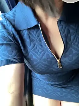 Snapshot of May-Squirt chatting on November 10, 3:00 am May-Squirt online show from November 10, 3:00 am