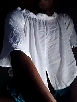 Snapshot of lachilena027 chatting on March 7, 1:29 pm lachilena027 online show from March 7, 1:29 pm