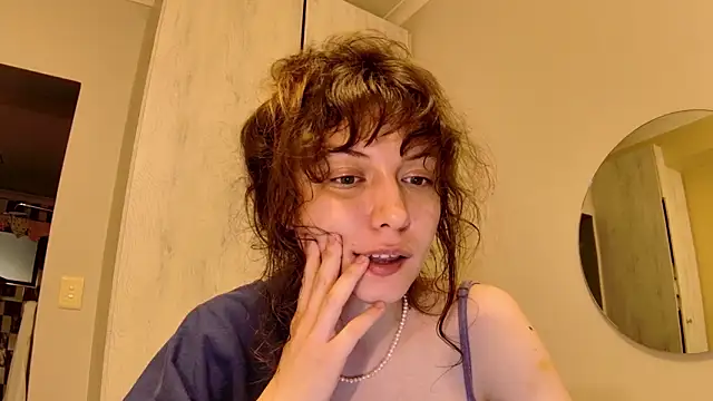 Snapshot of sun_place chatting on February 5, 9:32 pm sun place online show from February 5, 9:32 pm