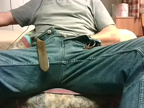 Giulio35 Pika online show from April 13, 4:00 pm