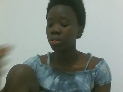 Snapshot of hey_its_andreana chatting on June 7, 1:22 am hey its andreana online show from June 7, 1:22 am