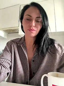 Snapshot of KimKelly13 chatting on October 3, 8:27 am KimKelly13 online show from October 3, 8:27 am