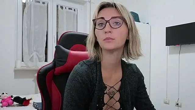 sexy blondie92 online show from October 2, 9:51 pm