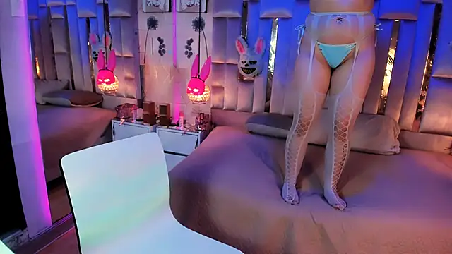 Broklinwhite  online show from April 14, 2:11 pm