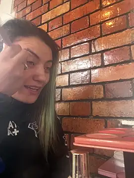 Snapshot of Broklinwhite_ chatting on June 5, 1:28 pm Broklinwhite online show from June 5, 1:28 pm