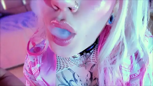 Broklinwhite  online show from December 5, 2:26 pm