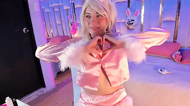 Broklinwhite  online show from April 10, 2:35 pm