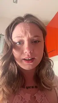 chloetarducci online show from April 29, 6:25 pm