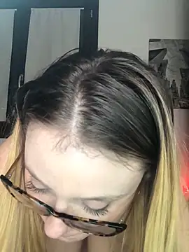 chloetarducci online show from March 2, 8:25 pm