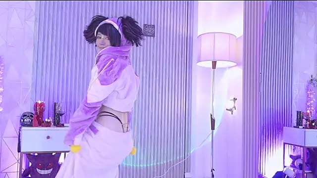 zephirahabney online show from November 9, 2:43 pm