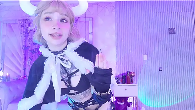 zephirahabney online show from December 13, 8:04 pm