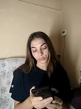Snapshot of AntoniaHottie chatting on October 8, 6:37 am AntoniaHottie online show from October 8, 6:37 am